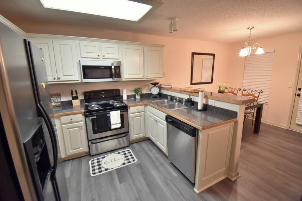 Cozy Renovated Winder Townhouse Traveller Awards 2025 Winner מראה חיצוני תמונה